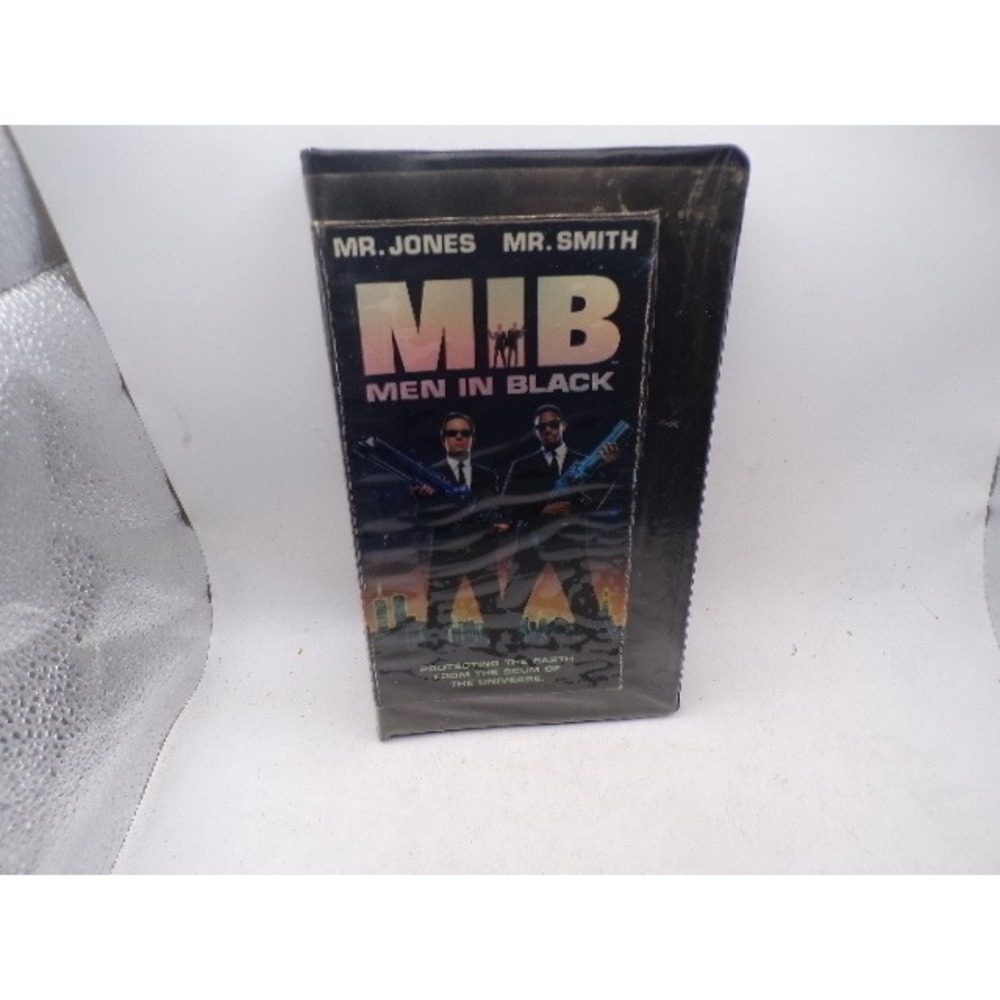 Men in Black VHS 1997 Movie Will Smith Tommy Lee Jones MIB Clamshell Case PG-13